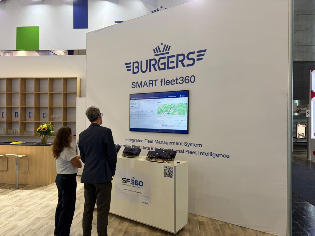 Das integrierte Flottenmanagementsystem SMART fleet360 am Stand von Royal Burgers auf der IAA Transportation 2026